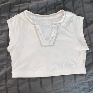 Cropped Urban Outfitters Baby Tee